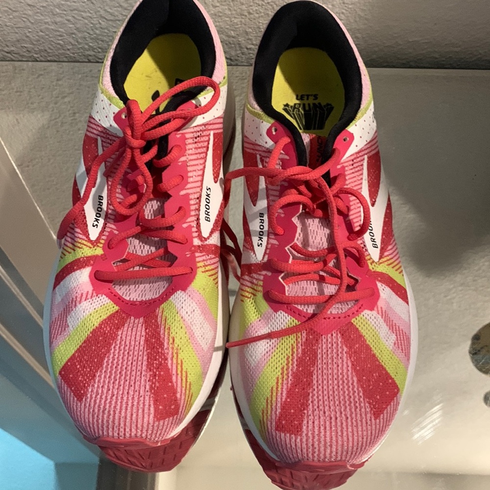 BROOKS running shoes WORN ONCE women's 9.5